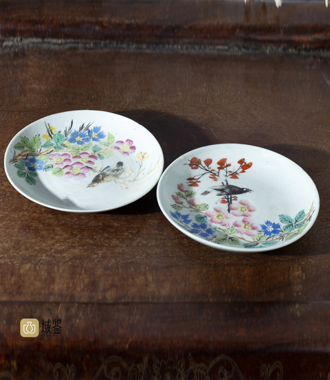 中国古玩　粉彩人物画香合　直径9.2㎝　東Y5-0608① 中国古玩 粉彩人物画香合 直径9.2㎝ 東Y5-0608①