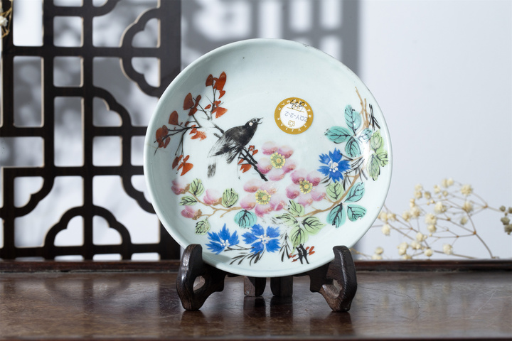 中国古玩　粉彩人物画香合　直径9.2㎝　東Y5-0608① 域鉴古玩】粉彩花鸟纹撇口瓶拍卖价格/图片/值多少钱