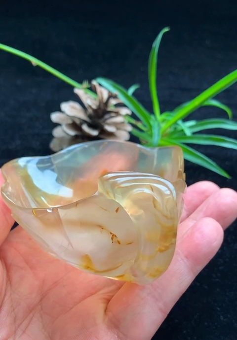 古玩玉器清代瑪瑙雕“執耳杯”拍賣，當前價格15000元