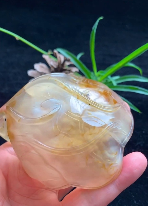 古玩玉器清代瑪瑙雕“執耳杯”拍賣，當前價格15000元