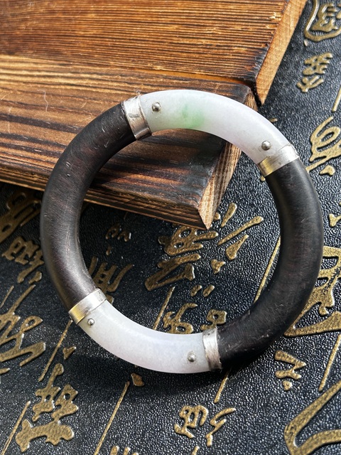 古玩玉器晚清翡翠黑檀木半銀半玉老鐲子拍賣，當前價格3680元