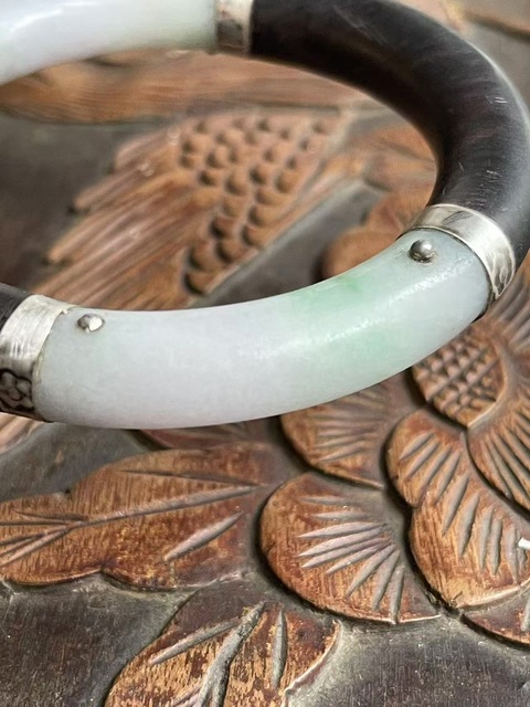 古玩玉器晚清翡翠黑檀木半銀半玉老鐲子拍賣，當前價格3680元