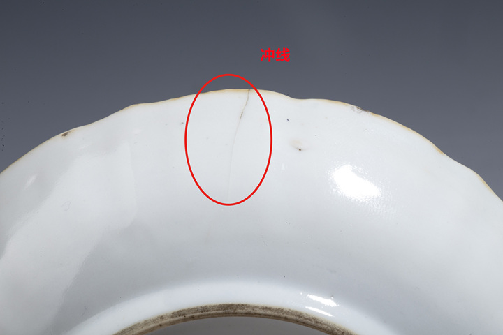 古玩陶瓷清乾隆·青花山水樓閣紋花口小盤拍賣,當前價格388元