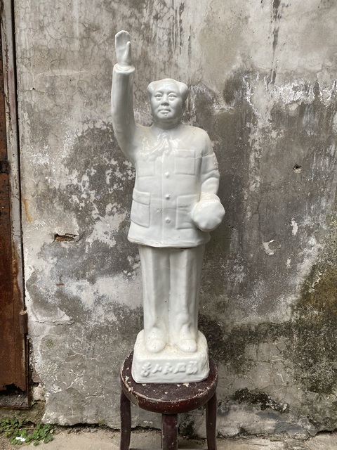 古玩陶瓷1967年白釉主席造像拍賣,當前價格4800元