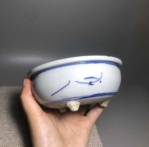 古玩陶瓷清三代,青花山水人物紋三足爐拍賣,當前價格1200元
