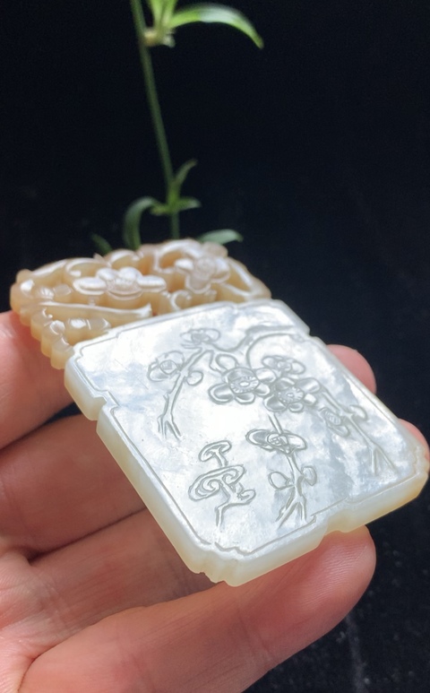 古玩玉器清代和田玉雕“梅花牌”拍賣,當(dāng)前價(jià)格150000元