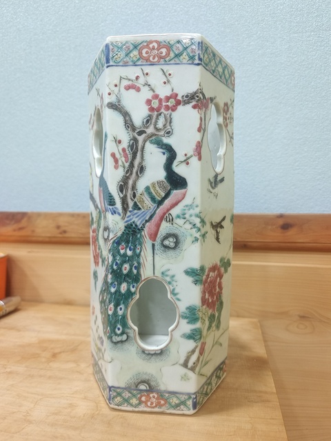 中国美術 古玩 清代 同治 六角粉彩皮球花紋樣 高足盤 中国美術 古玩 清代 同治 六角粉彩皮球花紋樣 高足盤（中国美術