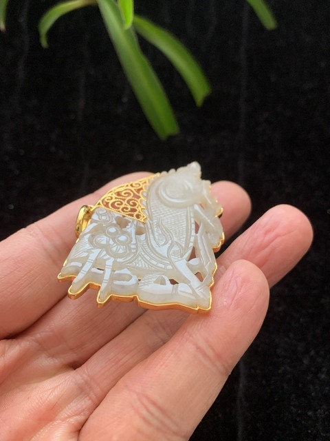 古玩玉器清代和田玉雕“麒麟佩”拍賣,當前價格18000元