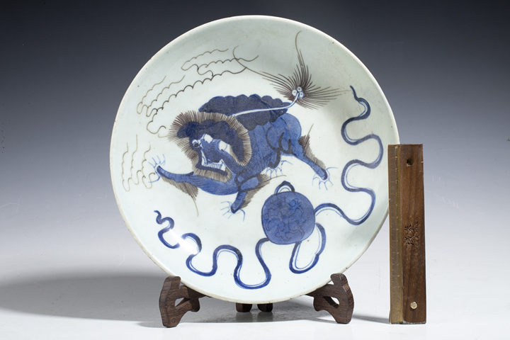 古玩陶瓷清乾隆·青花釉里紅獅子繡球紋盤拍賣，當前價格8888元