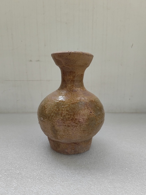 古玩陶瓷黃綠釉盤口瓶拍賣,當前價格998元