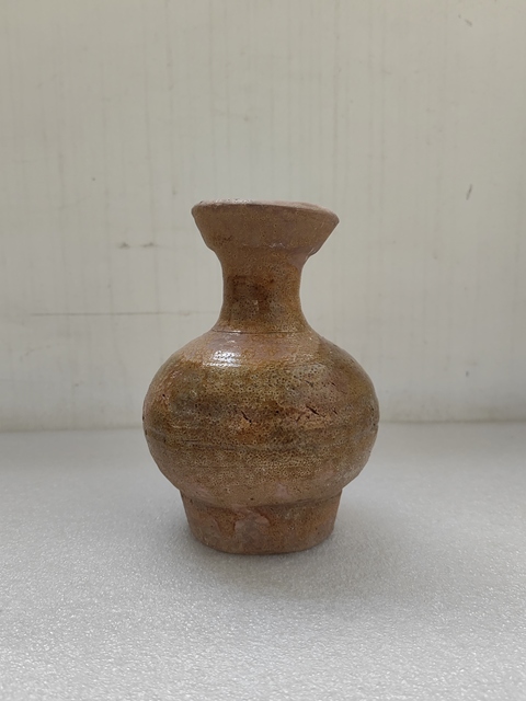 古玩陶瓷黃綠釉盤口瓶拍賣,當前價格998元