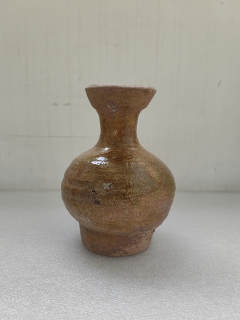 古玩陶瓷黃綠釉盤口瓶拍賣,當前價格998元