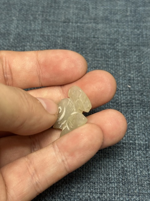 古玩玉器清代和田魚紋玉雕“花片”拍賣,當前價格189元
