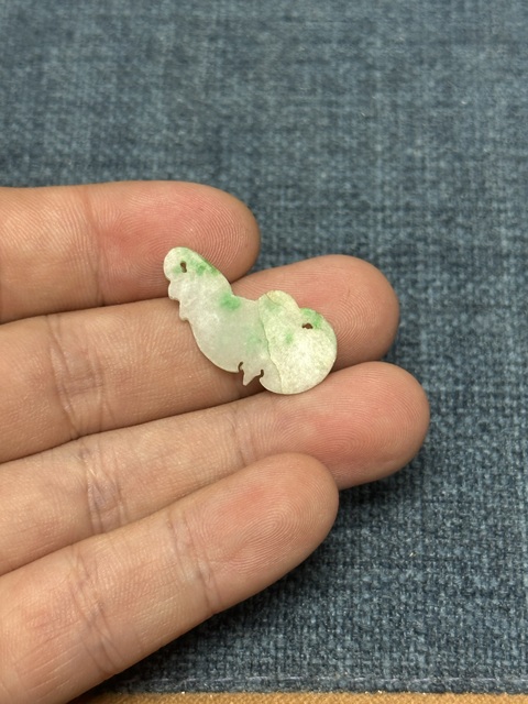古玩玉器清代精品天然翡翠花片拍賣(mài),當(dāng)前價(jià)格189元
