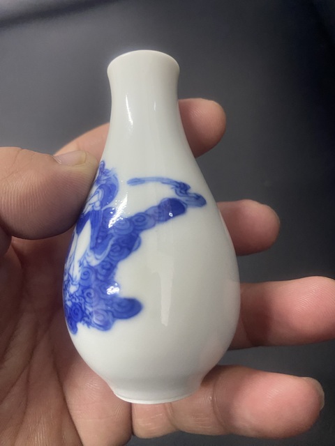 古玩陶瓷晚清民國 青花劉海戲金蟾故事圖小瓶拍賣,當前價格7500元