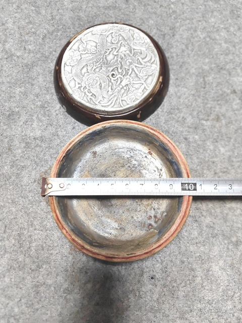 古玩陶瓷龍紋蓋盒真品鑒賞圖