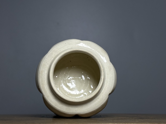 古玩陶瓷宋代,青白釉瓜楞罐拍賣(mài),當(dāng)前價(jià)格23000元
