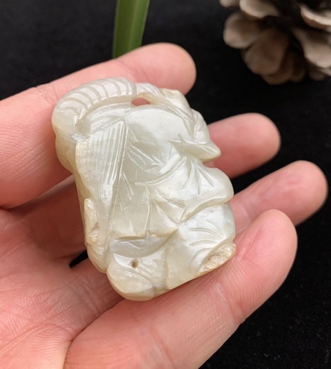 古玩玉器清代和田玉雕“劉海戲金蟾”拍賣,當(dāng)前價(jià)格7200元