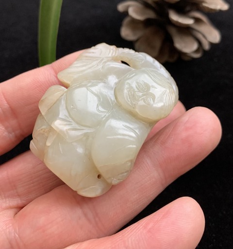 古玩玉器清代和田玉雕“劉海戲金蟾”拍賣,當(dāng)前價(jià)格7200元