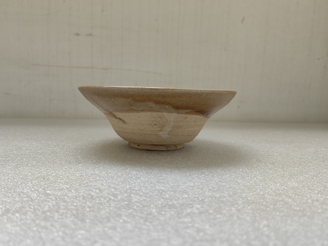 古玩陶瓷黃釉折腰碗拍賣，當前價格680元