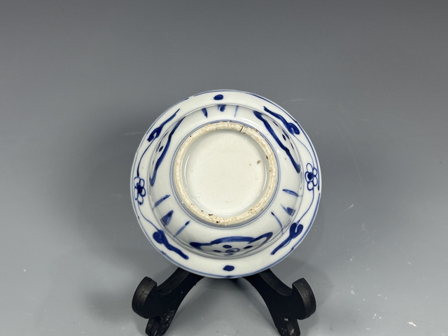 古玩陶瓷明晚期·青花克拉克花鳥紋折沿杯拍賣,當前價格2600元