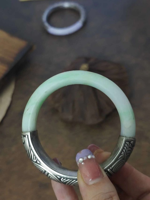古玩玉器清天然翡翠手鐲純銀鑲嵌半銀半玉拍賣,當前價格2200元