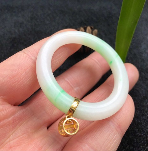古玩玉器天然翡翠雕“素紋環”拍賣,當前價格7500元