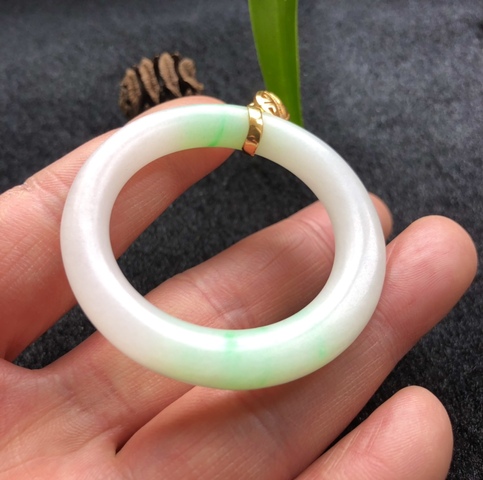 古玩玉器天然翡翠雕“素紋環”拍賣,當前價格7500元