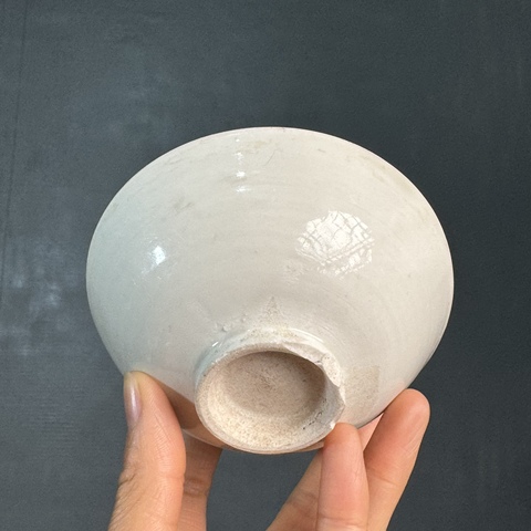 古玩陶瓷金代，霍州窯白釉印花茶盞拍賣，當前價格26000元