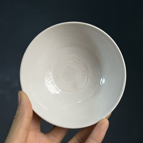 古玩陶瓷金代，霍州窯白釉印花茶盞拍賣，當前價格26000元