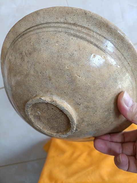 古玩陶瓷館藏級絕品宋代青花花卉紋折沿大盤拍賣,當前價格98000元