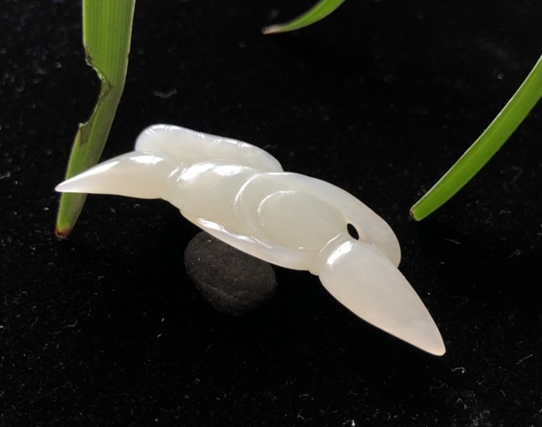 古玩玉器和田玉雕“蓮藕”掛件拍賣，當(dāng)前價(jià)格9500元