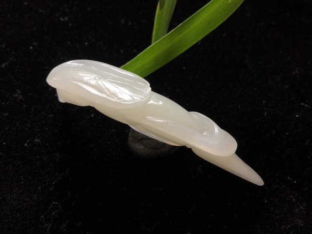 古玩玉器和田玉雕“蓮藕”掛件拍賣，當(dāng)前價(jià)格9500元