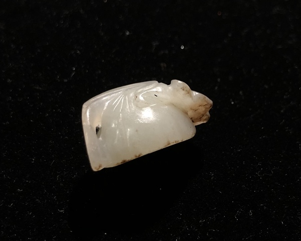 古玩玉器清代和田玉雕“蓮蓬”把件拍賣，當前價格7500元