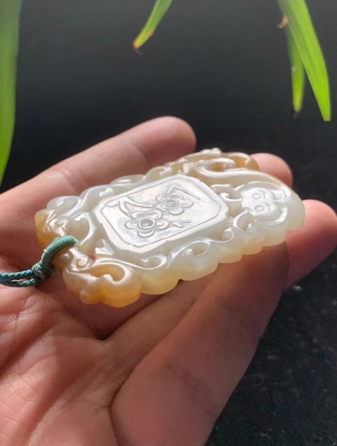 古玩玉器清代和田玉雕“梅花牌”拍賣,當(dāng)前價格40000元