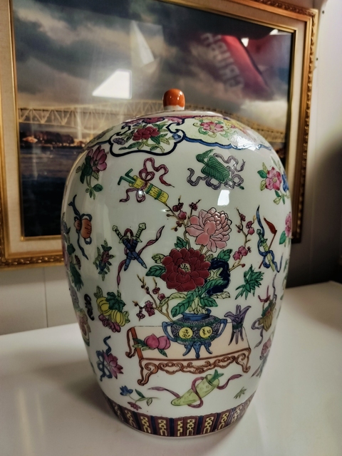 古玩陶瓷粉彩八寶花卉紋蓋罐真品鑒賞圖