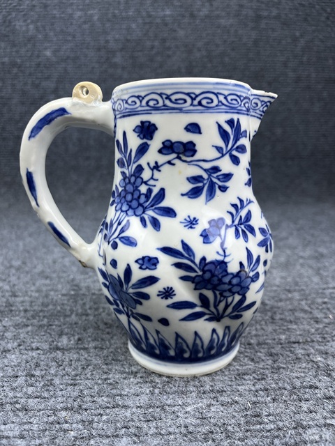 古玩陶瓷青花花卉紋奶壺拍賣，當前價格2888元
