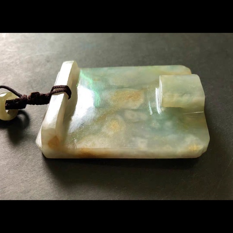 古玩玉器清代天然翡翠雕“團(tuán)壽紋”帶扣拍賣，當(dāng)前價(jià)格9999元
