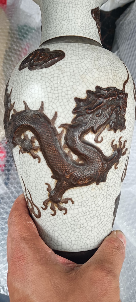古玩陶瓷哥釉***雙龍戲珠觀音瓶拍賣,當前價格1888元
