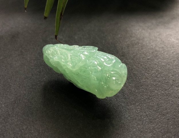 古玩玉器天然翡翠白菜掛件拍賣,當前價格2200元