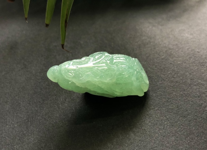 古玩玉器天然翡翠白菜掛件拍賣,當前價格2200元