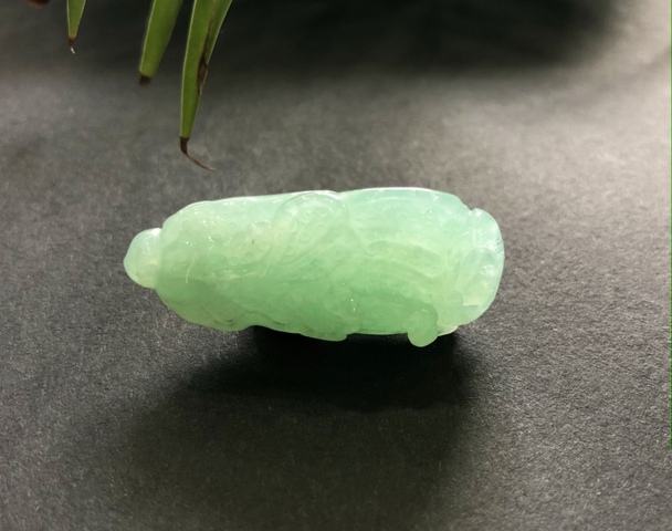 古玩玉器天然翡翠白菜掛件拍賣,當前價格2200元