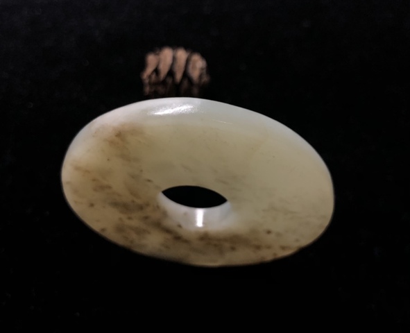 古玩玉器清代和田玉雕“花卉紋璧”拍賣，當前價格7500元