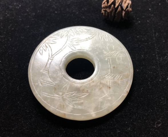 古玩玉器清代和田玉雕“花卉紋璧”拍賣，當前價格7500元