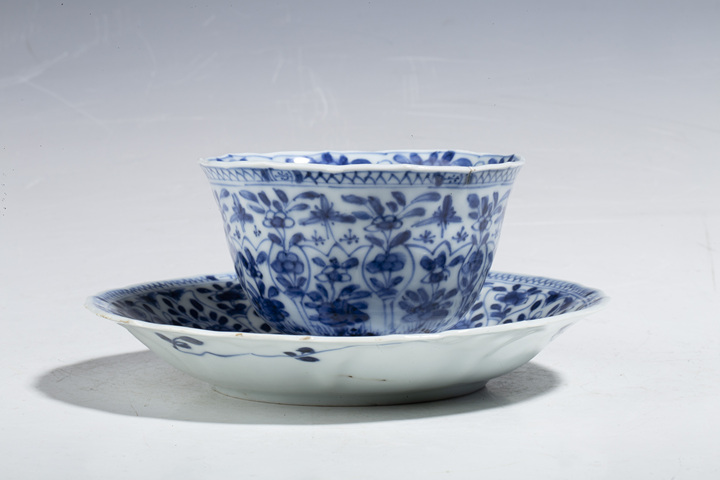 古玩陶瓷清康熙·青花花卉紋花口杯碟一套拍賣，當前價格2500元