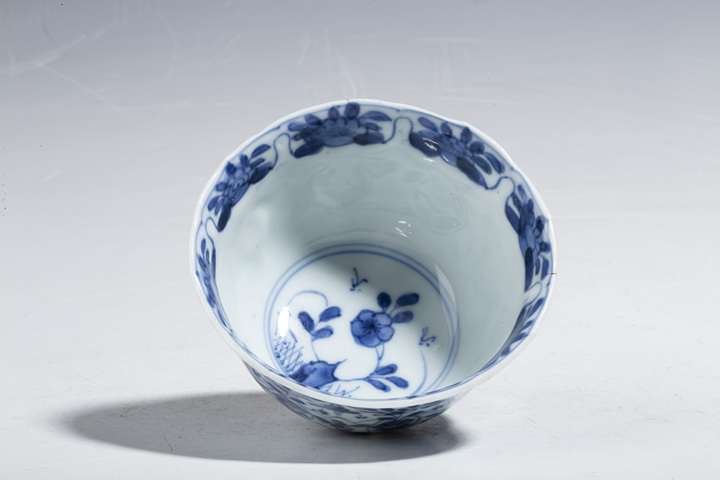 古玩陶瓷清康熙·青花花卉紋花口杯碟一套拍賣，當前價格2500元
