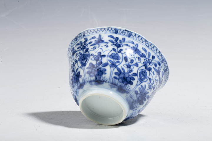 古玩陶瓷清康熙·青花花卉紋花口杯碟一套拍賣，當前價格2500元