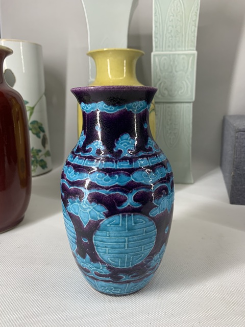 古玩陶瓷民國·琺華彩團壽紋羅漢瓶拍賣，當前價格899元