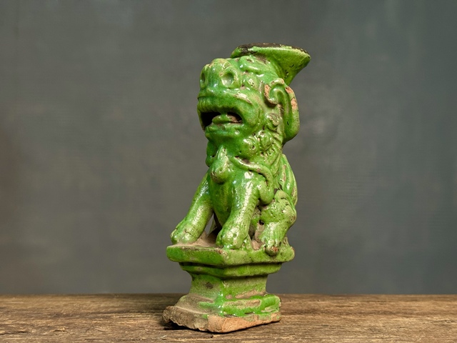 古玩陶瓷明代綠釉獅子燭臺(tái)拍賣(mài)，當(dāng)前價(jià)格386元