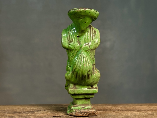 古玩陶瓷明代綠釉獅子燭臺(tái)拍賣(mài)，當(dāng)前價(jià)格386元